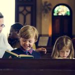 Lleva a tus hijos pequeños a la iglesia a cualquier costo.